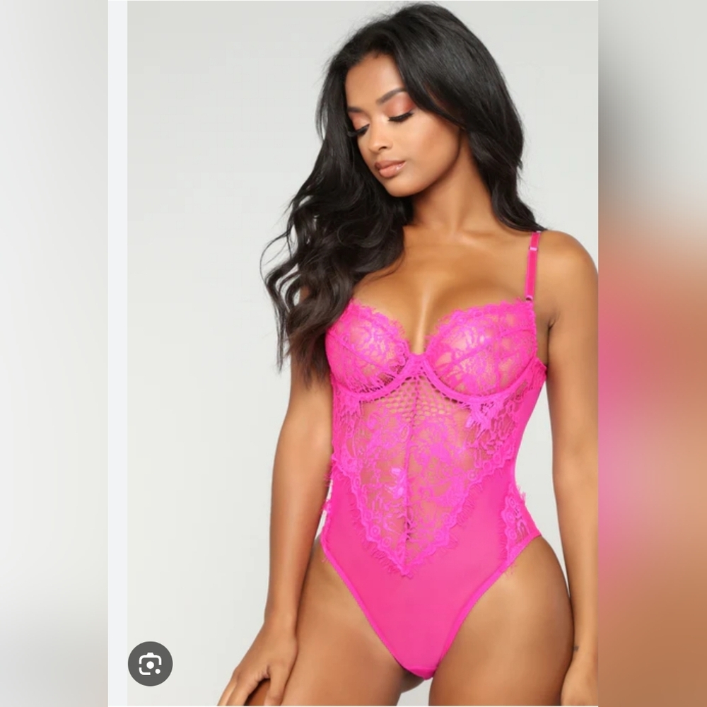 Fashion Nova Hopelessly Romantic Pink Teddy Medium